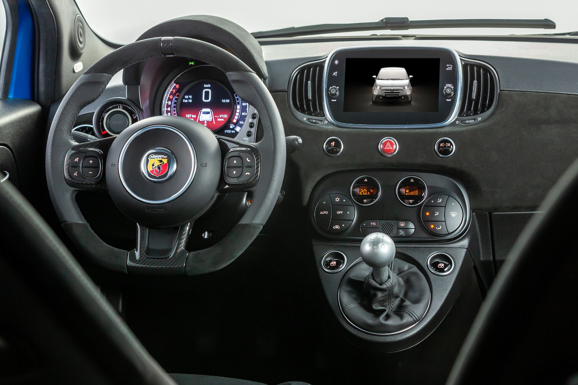 2021 abarth 595 interior cockpit