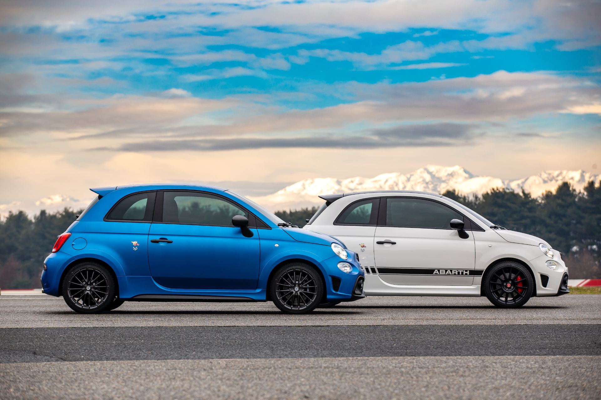 2021 abarth 595 side profile blue and white