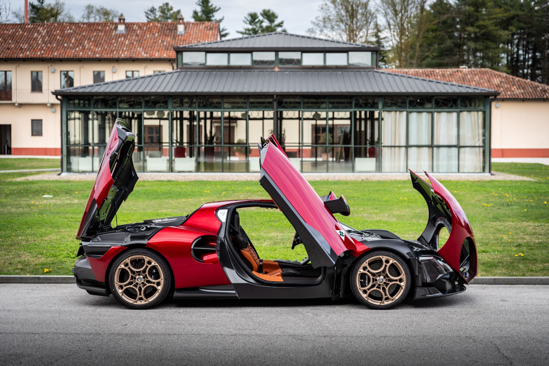2024 alfa romeo 33 stradale side profile doors open red