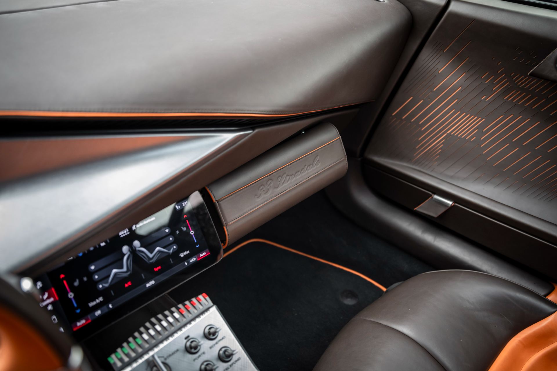 2024 alfa romeo 33 stradale interior passenger dashboard