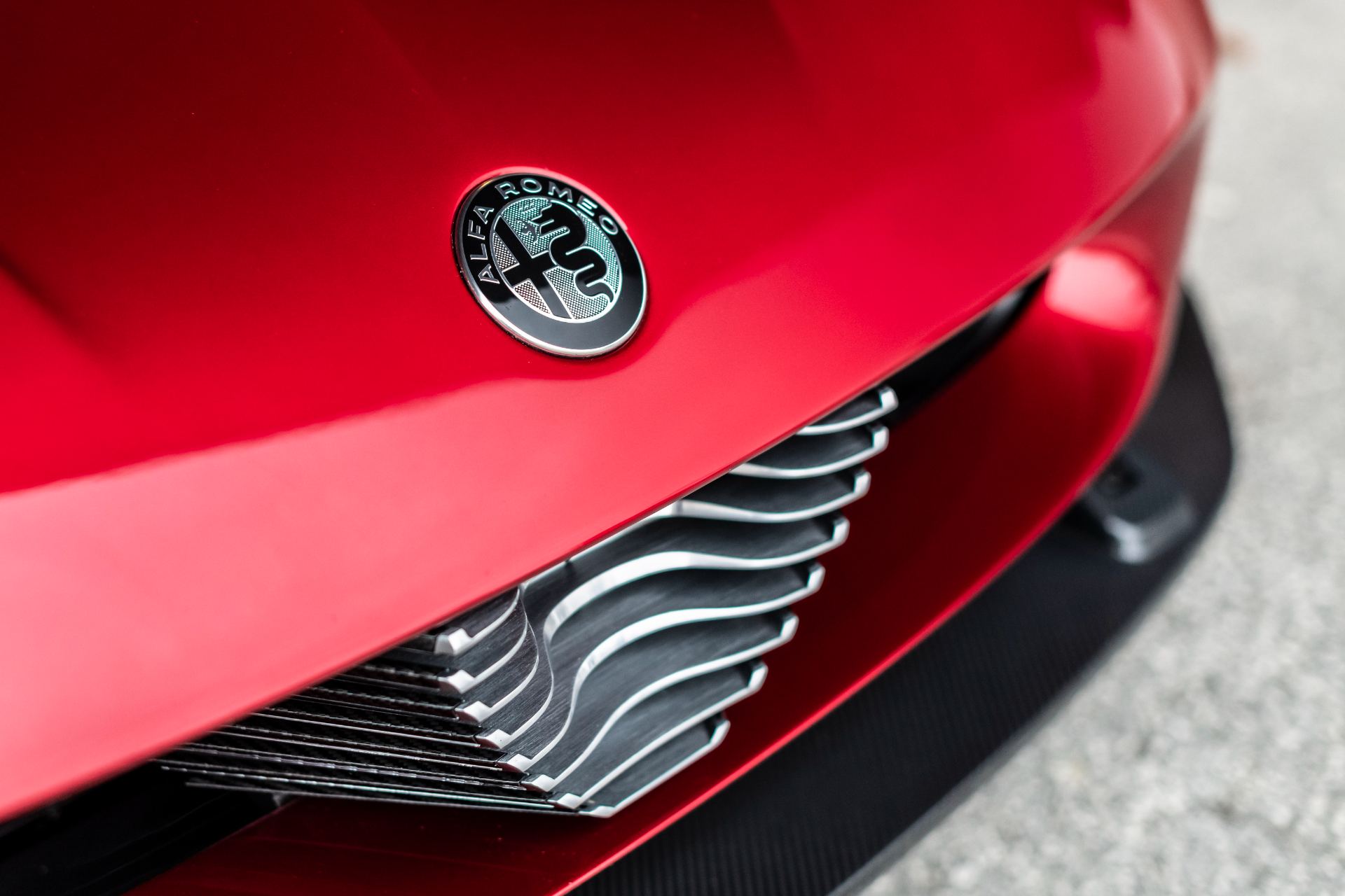 2024 alfa romeo 33 stradale grille badge red