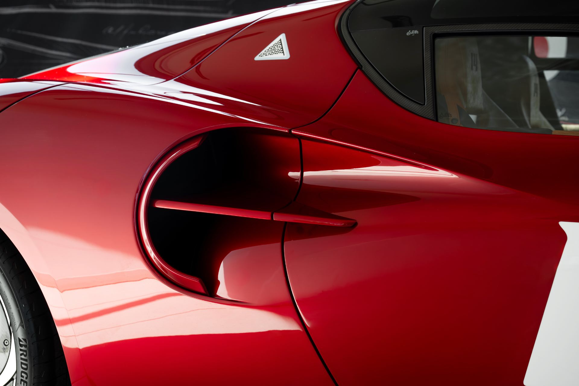 2024 alfa romeo 33 stradale side air intake red