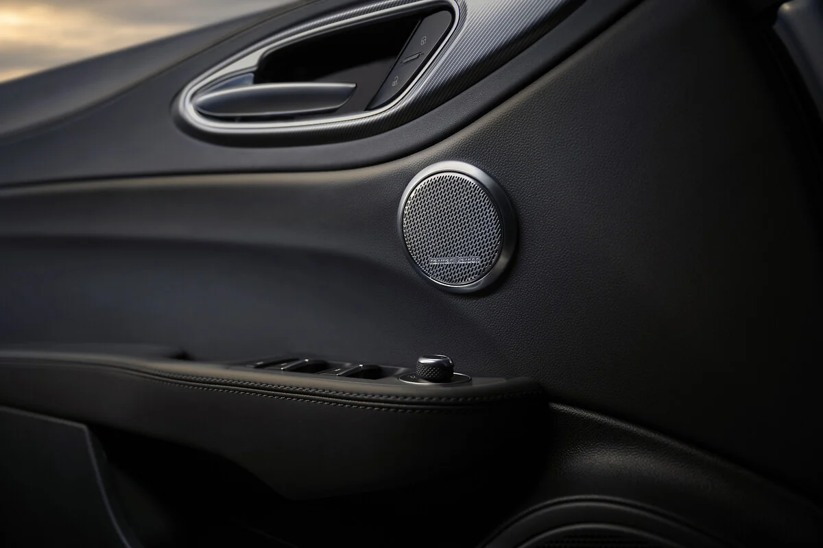 2026 alfa romeo giulia interior door speaker