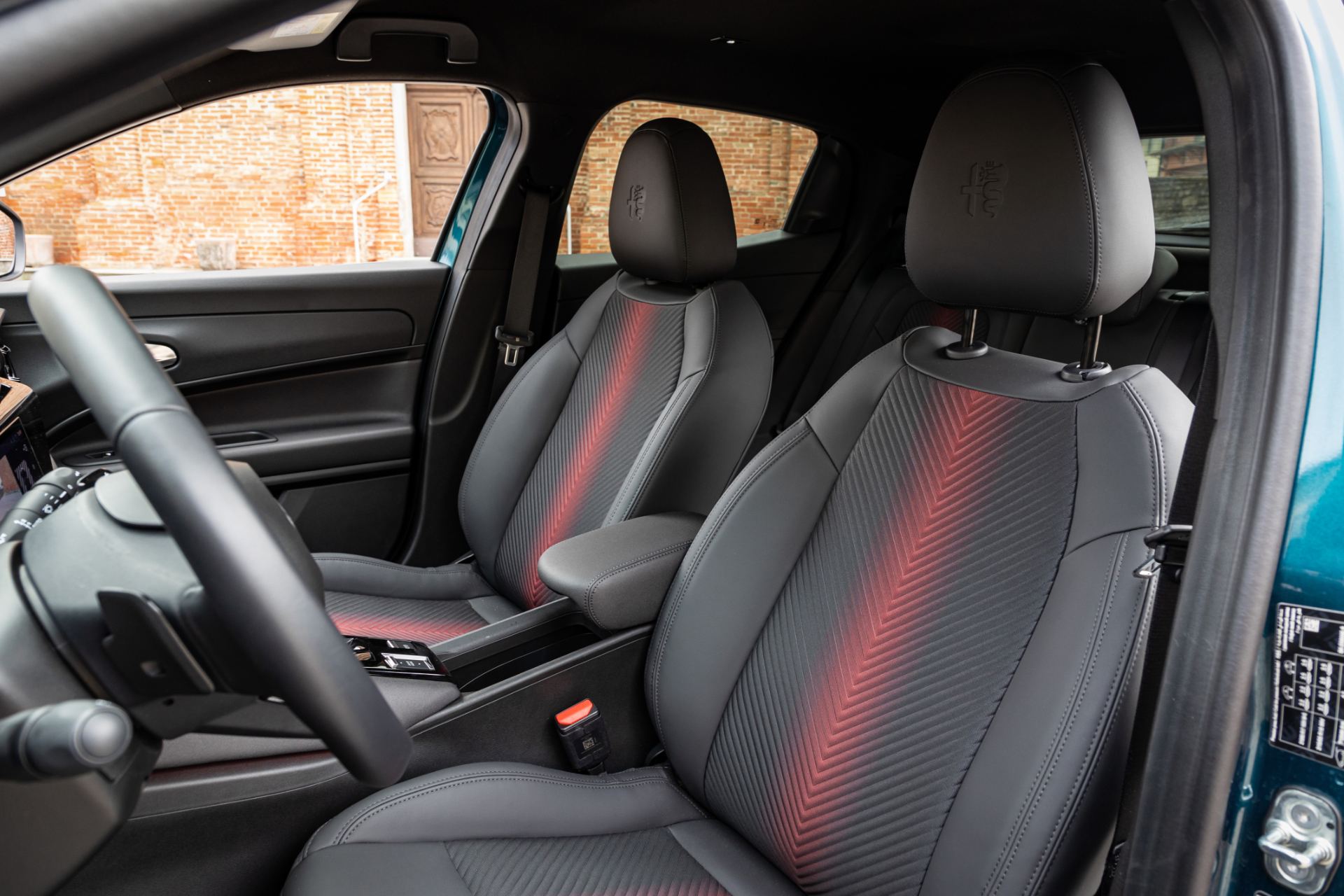 2026 alfa romeo junior ibrida q4 interior front seats
