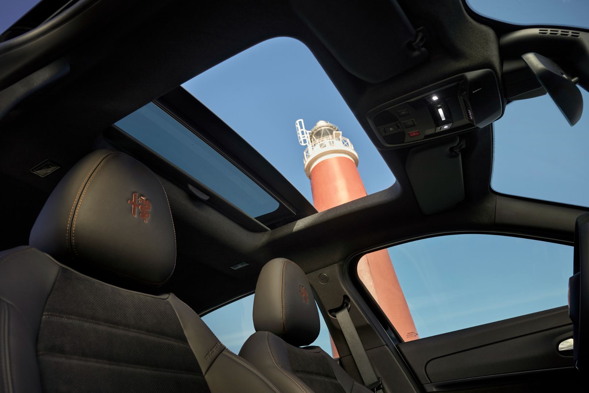 2026 alfa romeo junior intensa sunroof