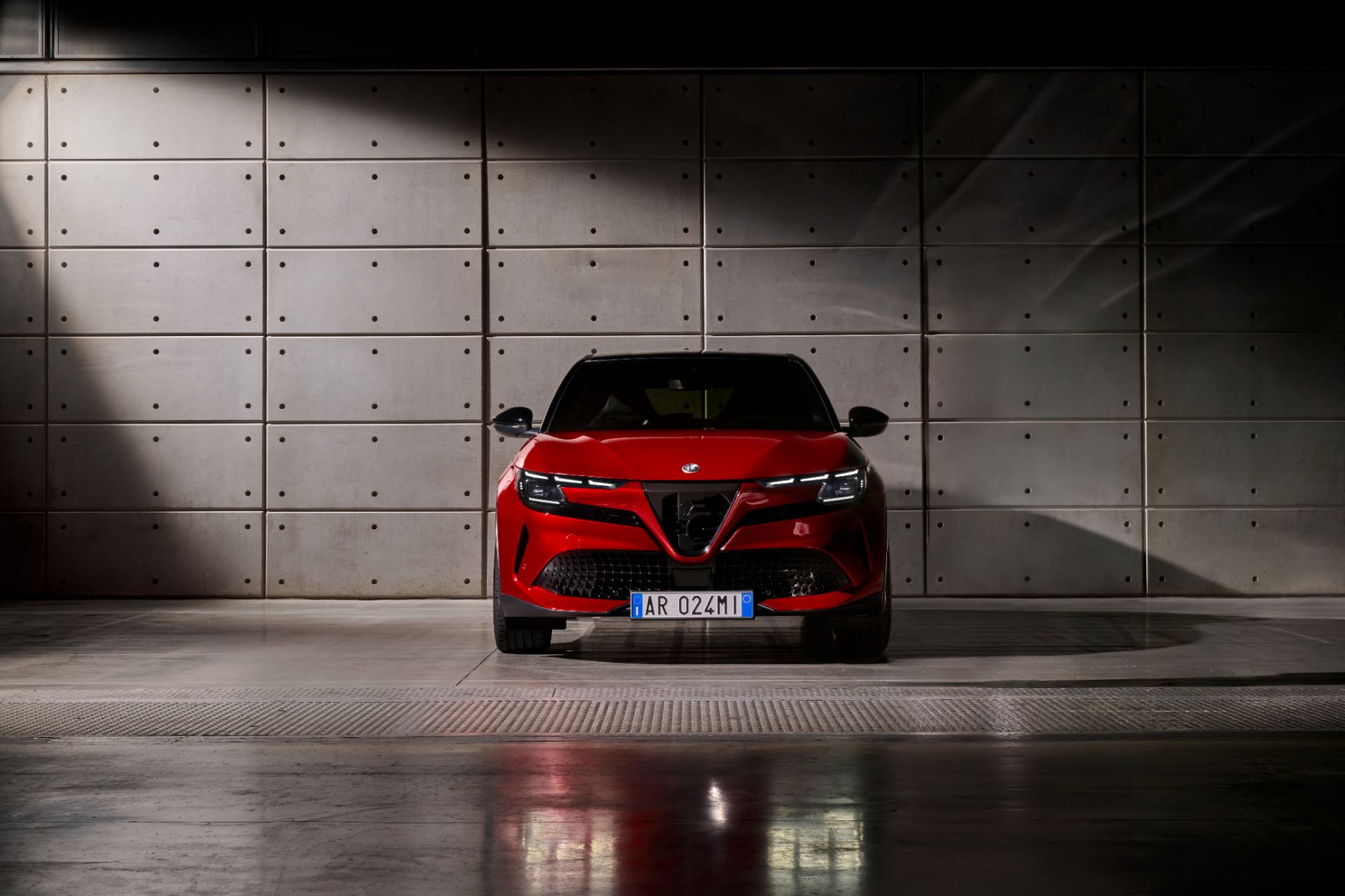2026 alfa romeo junior front studio red