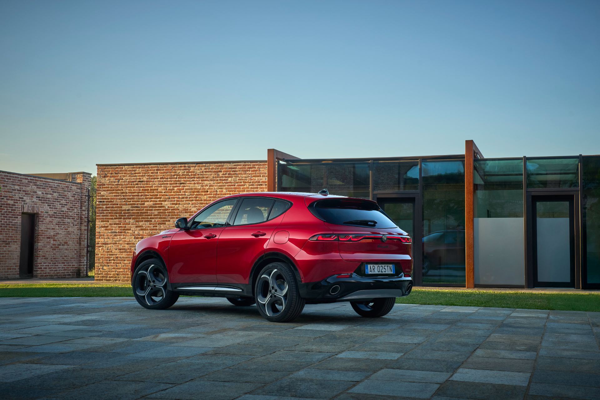 2026 alfa romeo tonale rear three quarter red