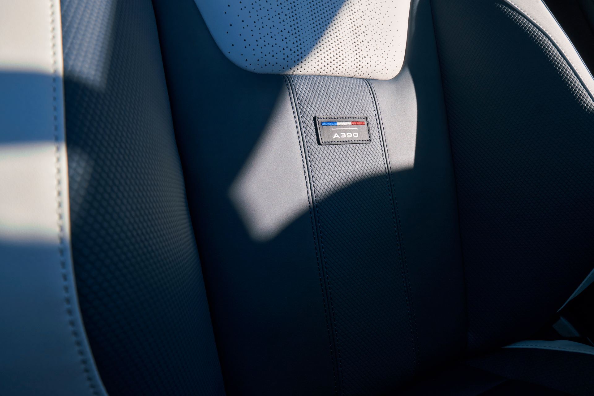 2026 alpine a390 gts interior seat detail