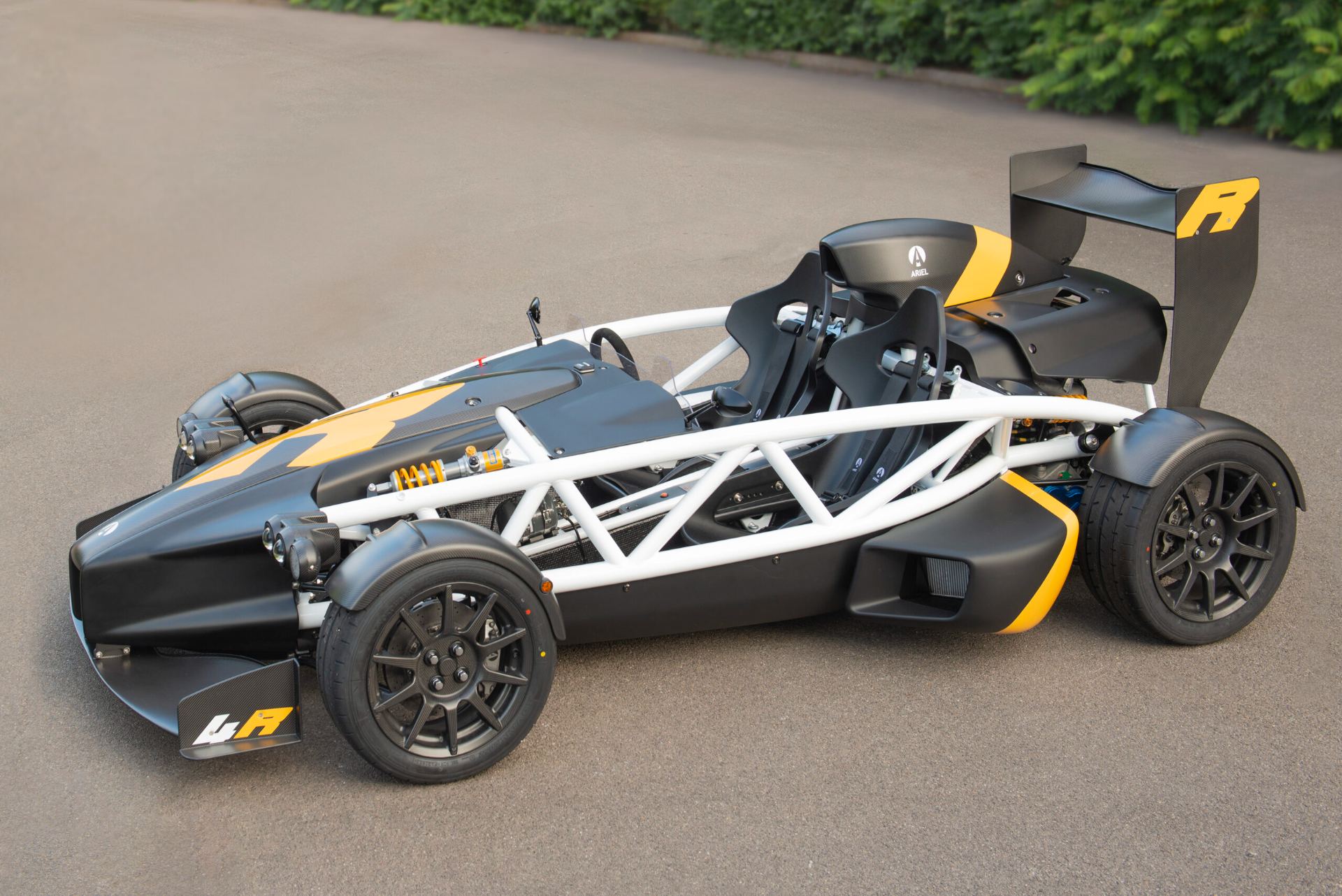 ariel atom 4r front three quarter high angle black and yellow