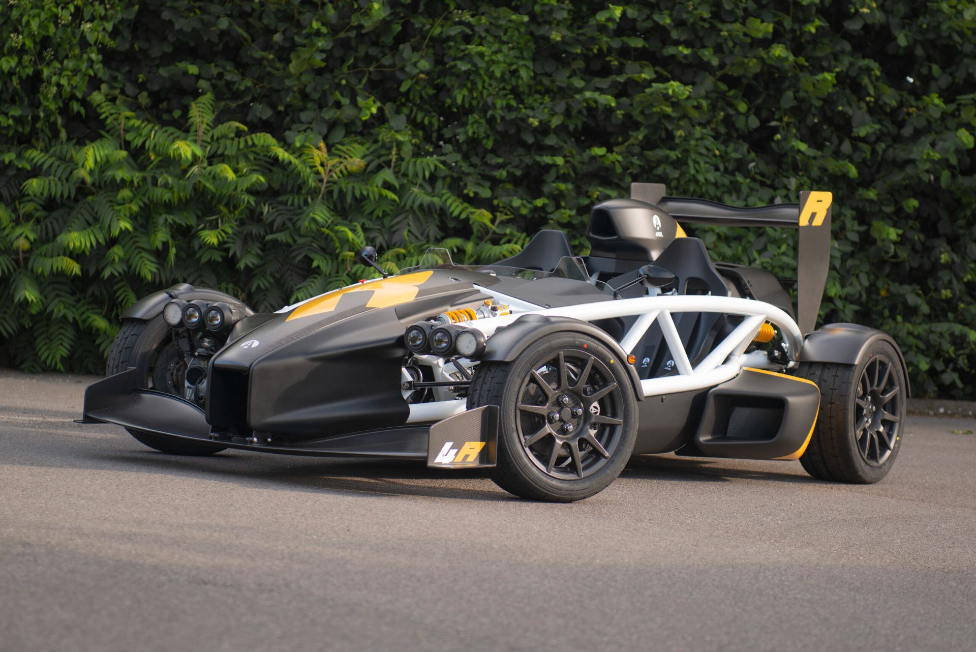 ariel atom 4r front three quarter black and yellow
