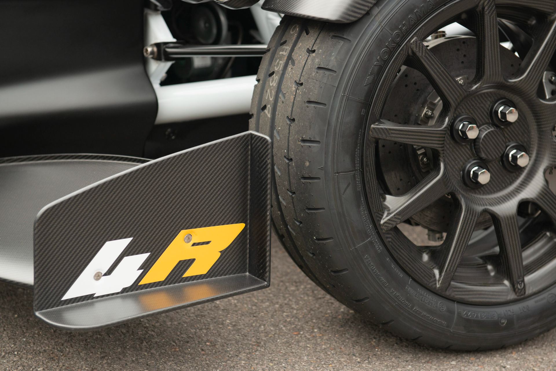 ariel atom 4r front splitter wheel