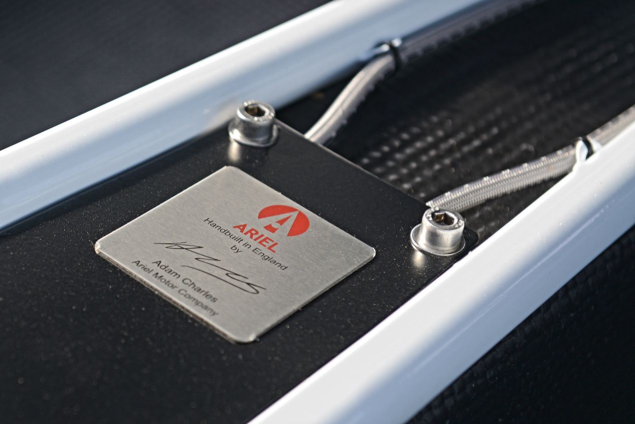 ariel nomad r builder plaque
