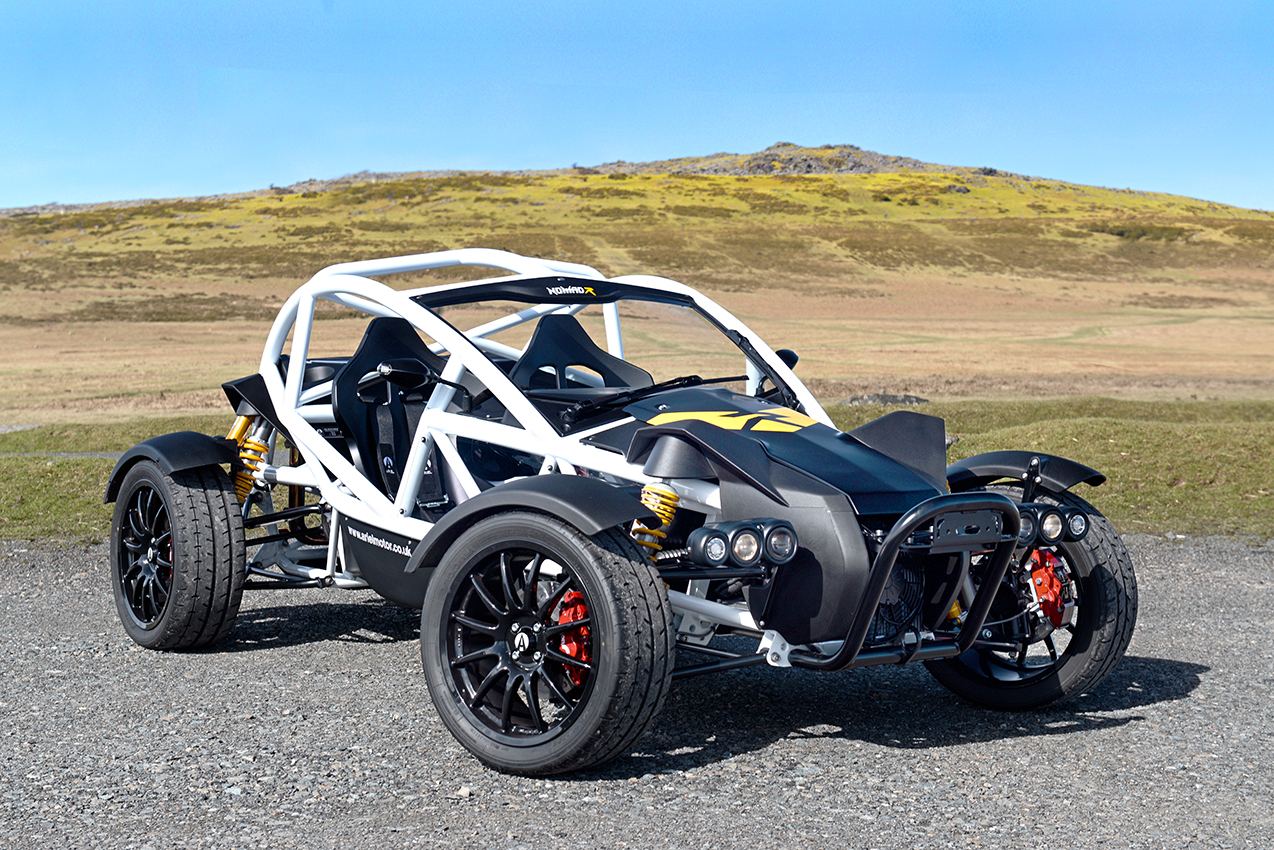 ariel nomad r front three quarter moorland white and black