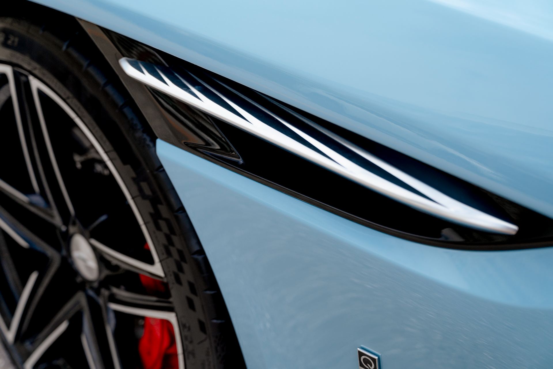 2026 aston martin db12 volante palm beach edition side vent