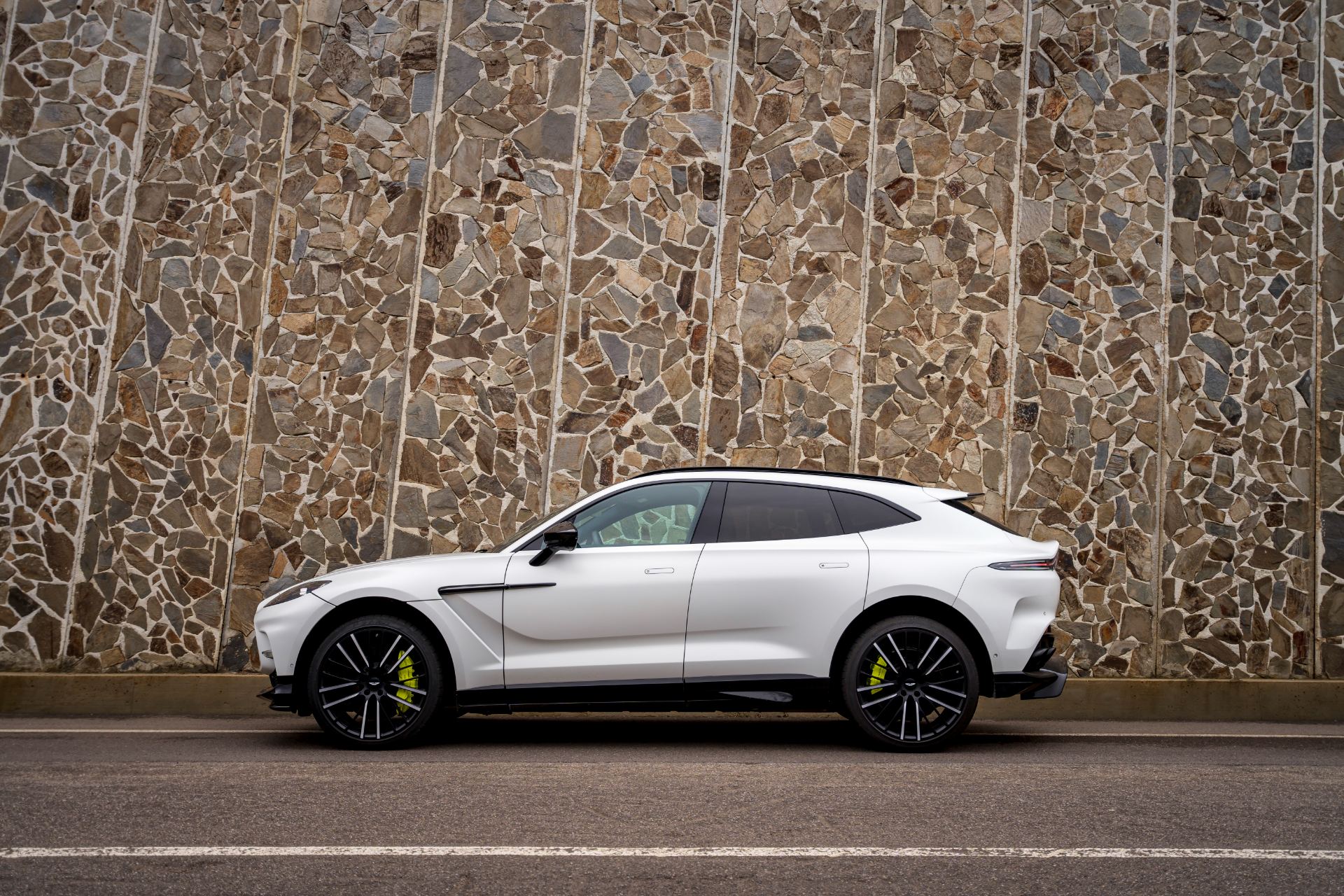 2026 aston martin dbx707 side profile low angle white