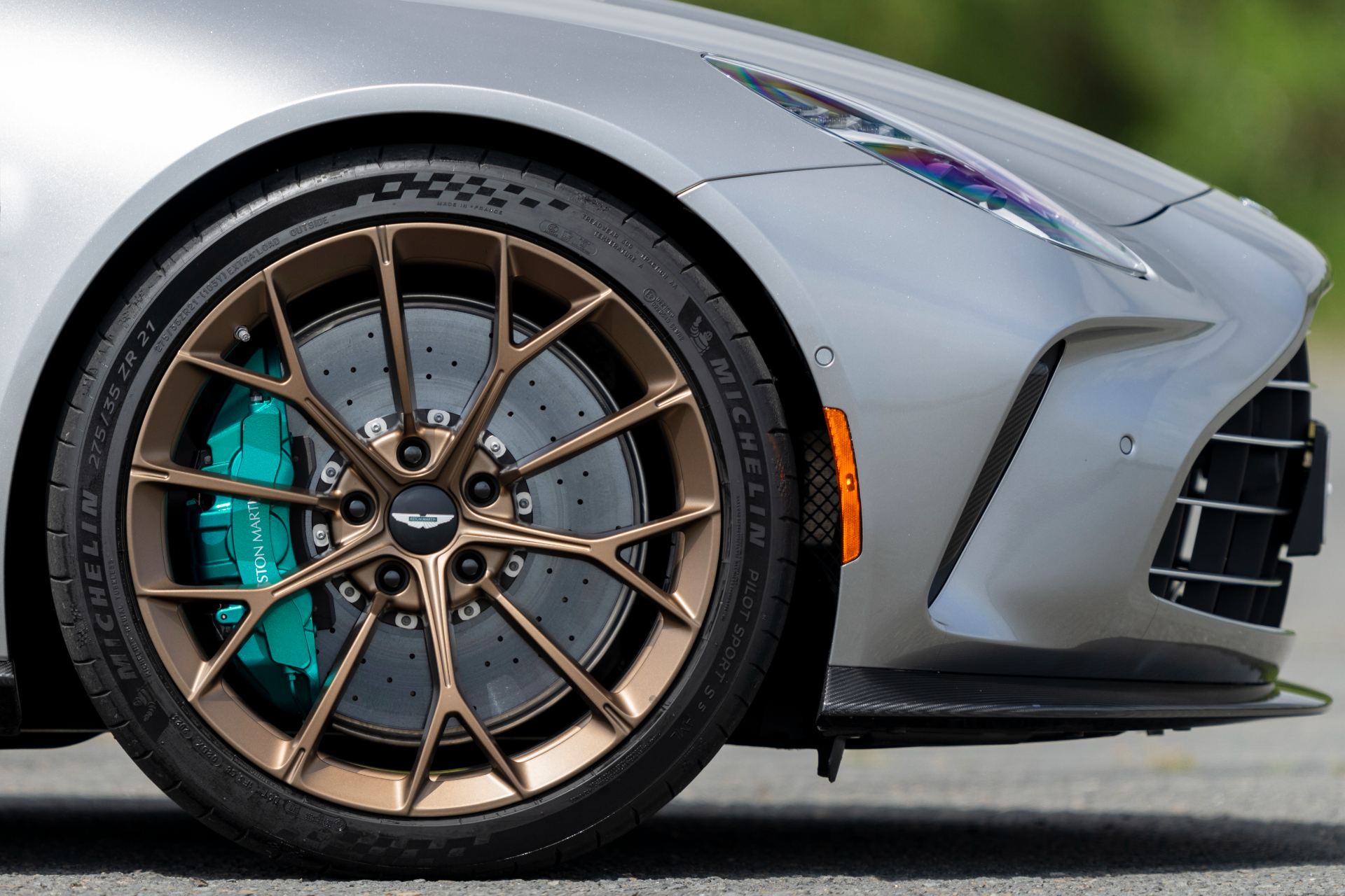 2026 aston martin vantage wheel brake caliper