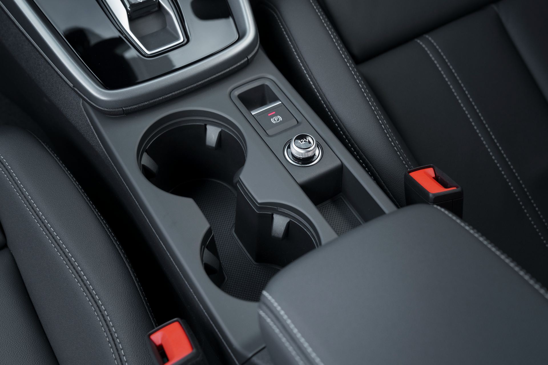 2025 audi a3 sportback interior cup holders