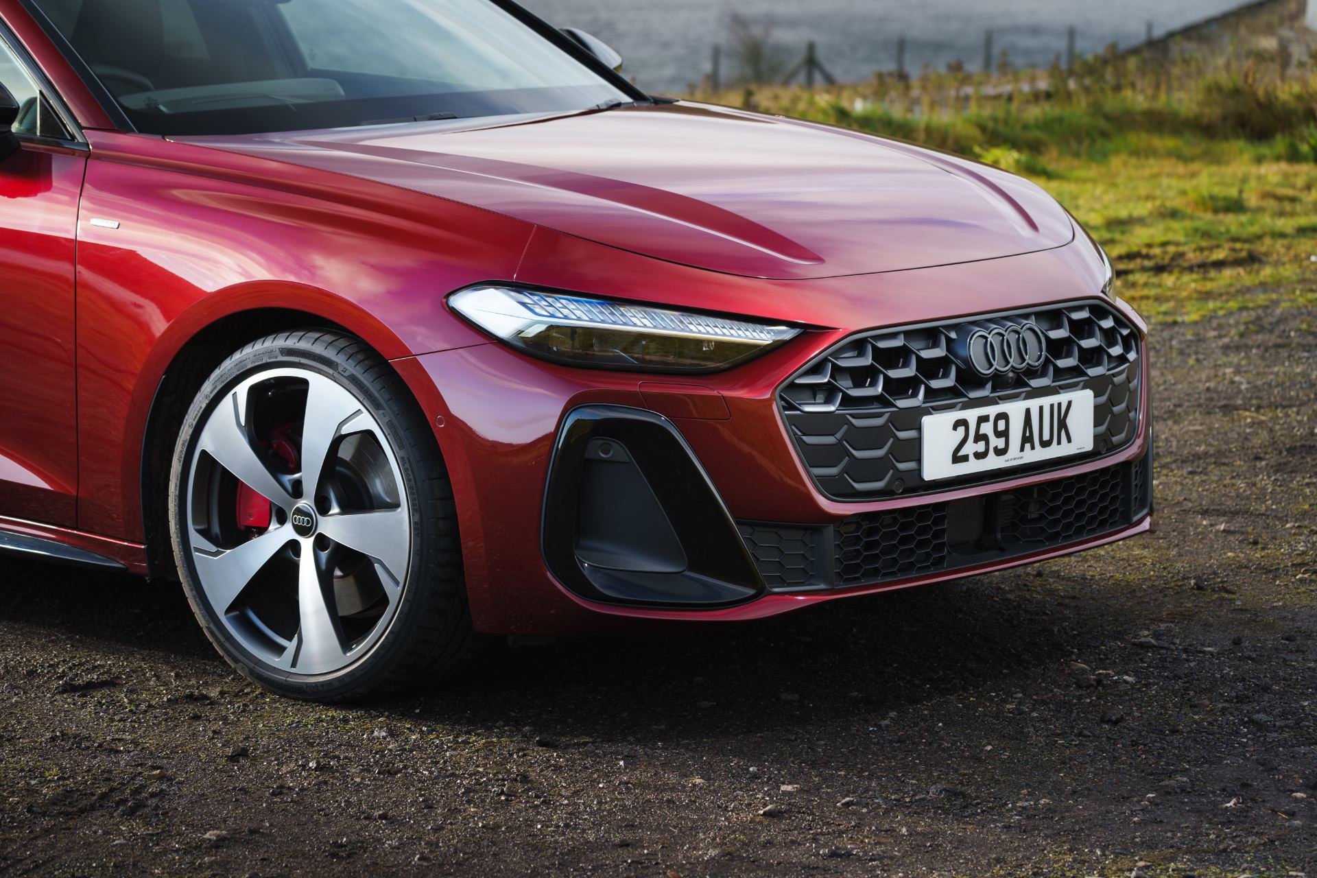 audi a5 avant front detail wheel red
