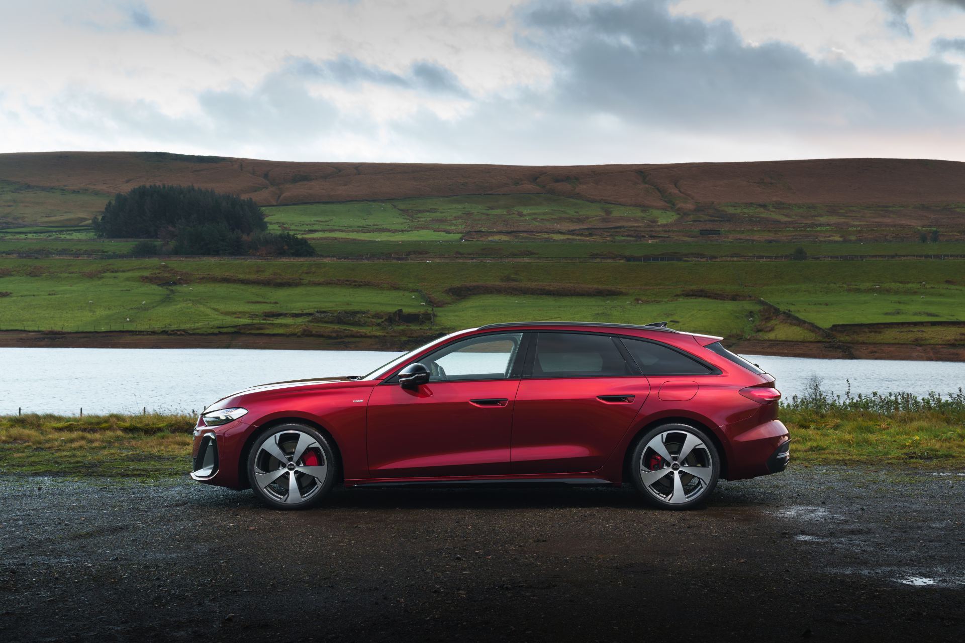 audi a5 avant side profile reservoir red
