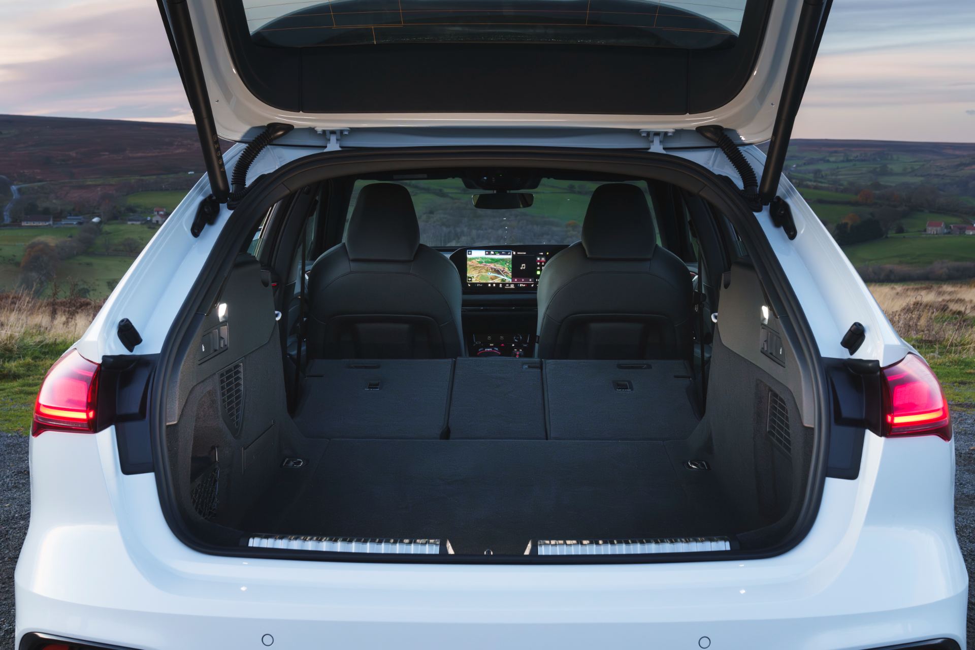 audi a5 avant cargo space seats folded