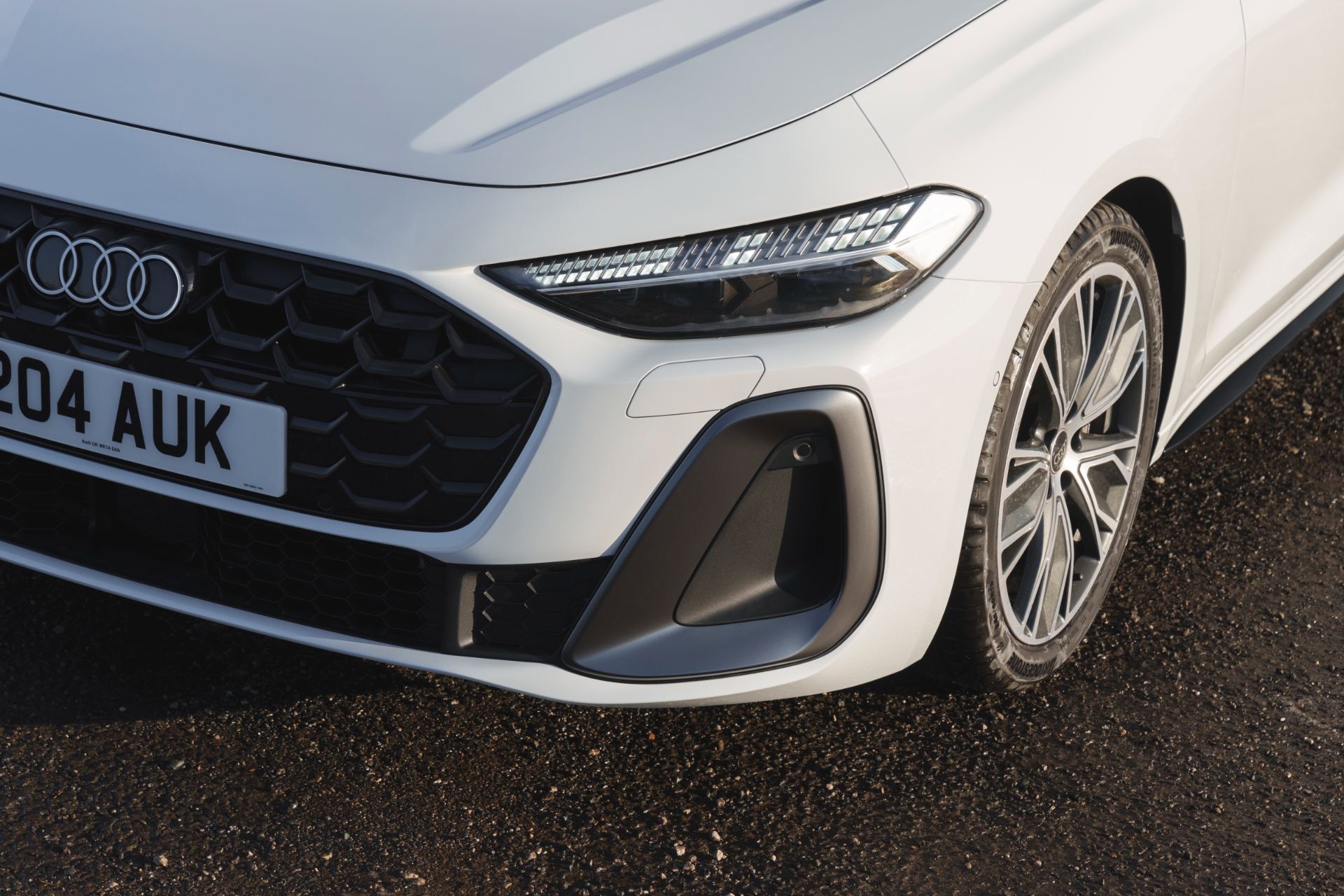 audi a5 avant headlight wheel white