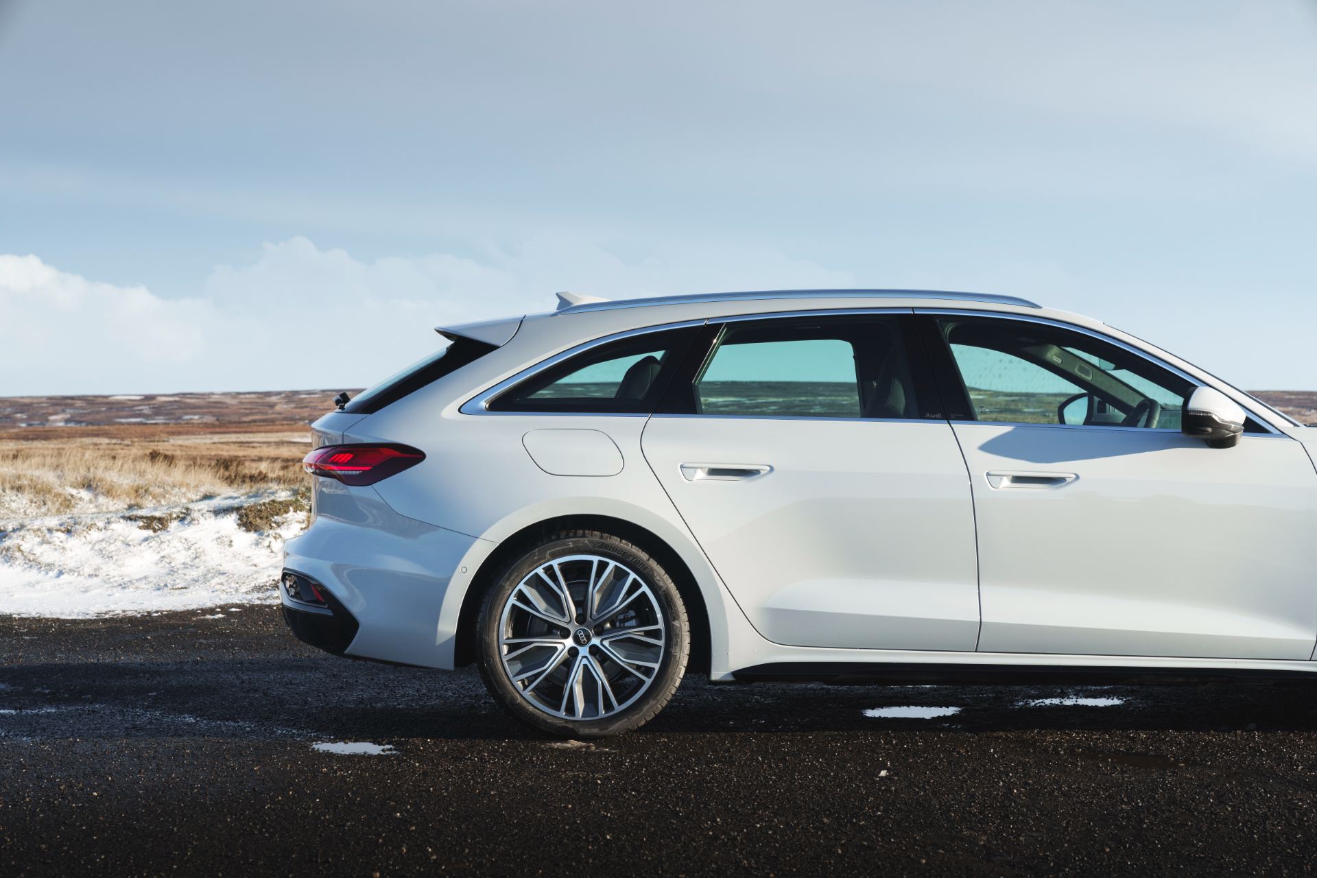audi a5 avant rear side profile white