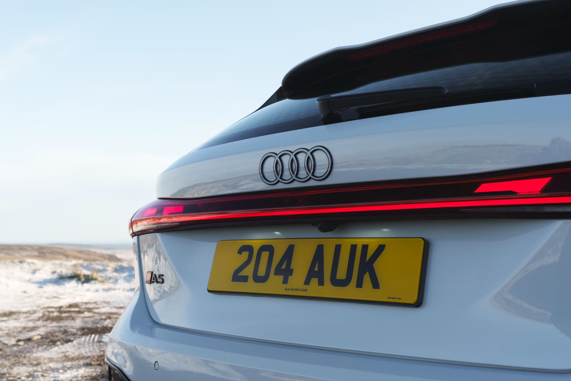 audi a5 avant taillight light bar white