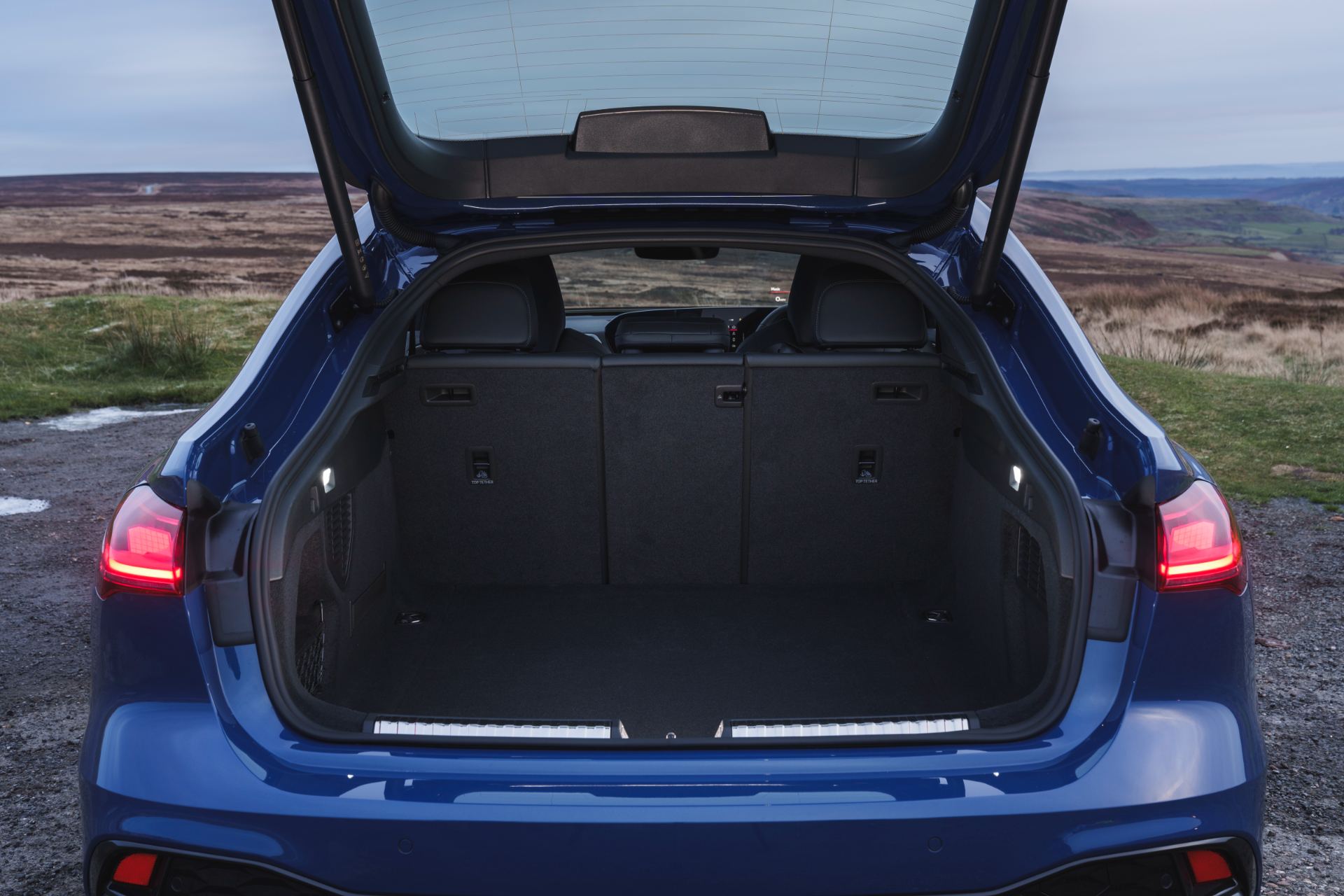 audi a5 saloon cargo space
