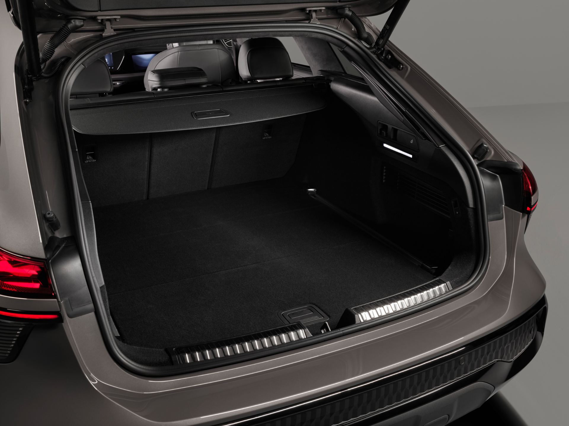 2026 audi a6 allroad cargo space