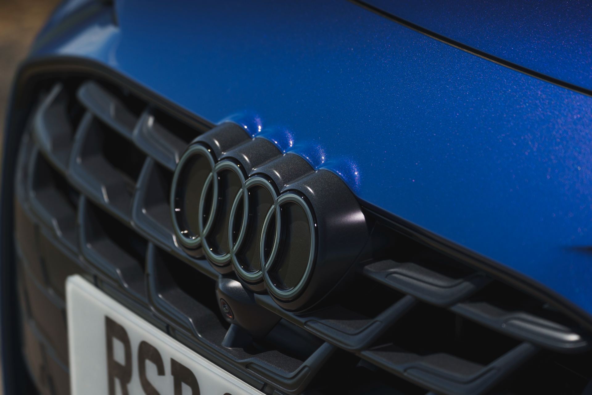 2026 audi a6 avant grille rings blue