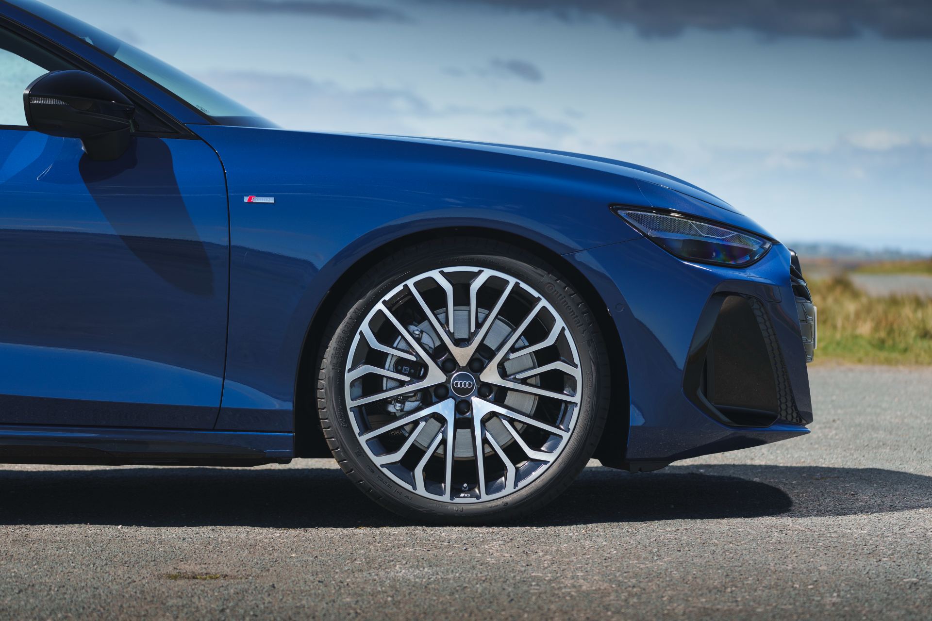 2026 audi a6 avant front wheel blue