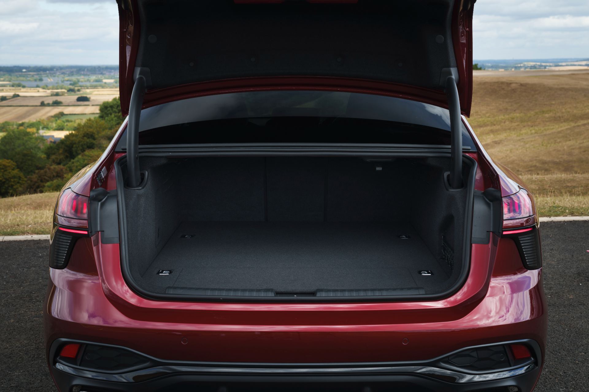 2026 audi a6 saloon e hybrid cargo space