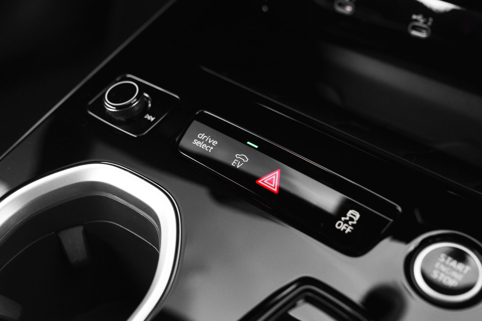 2026 audi a6 saloon e hybrid interior drive select buttons