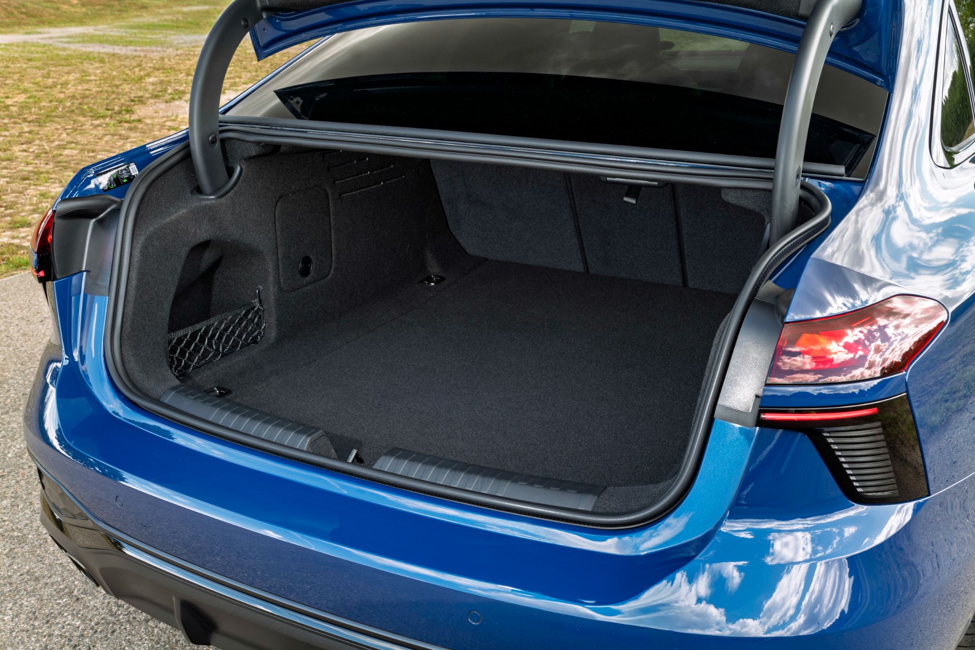 2026 audi a6 saloon cargo space