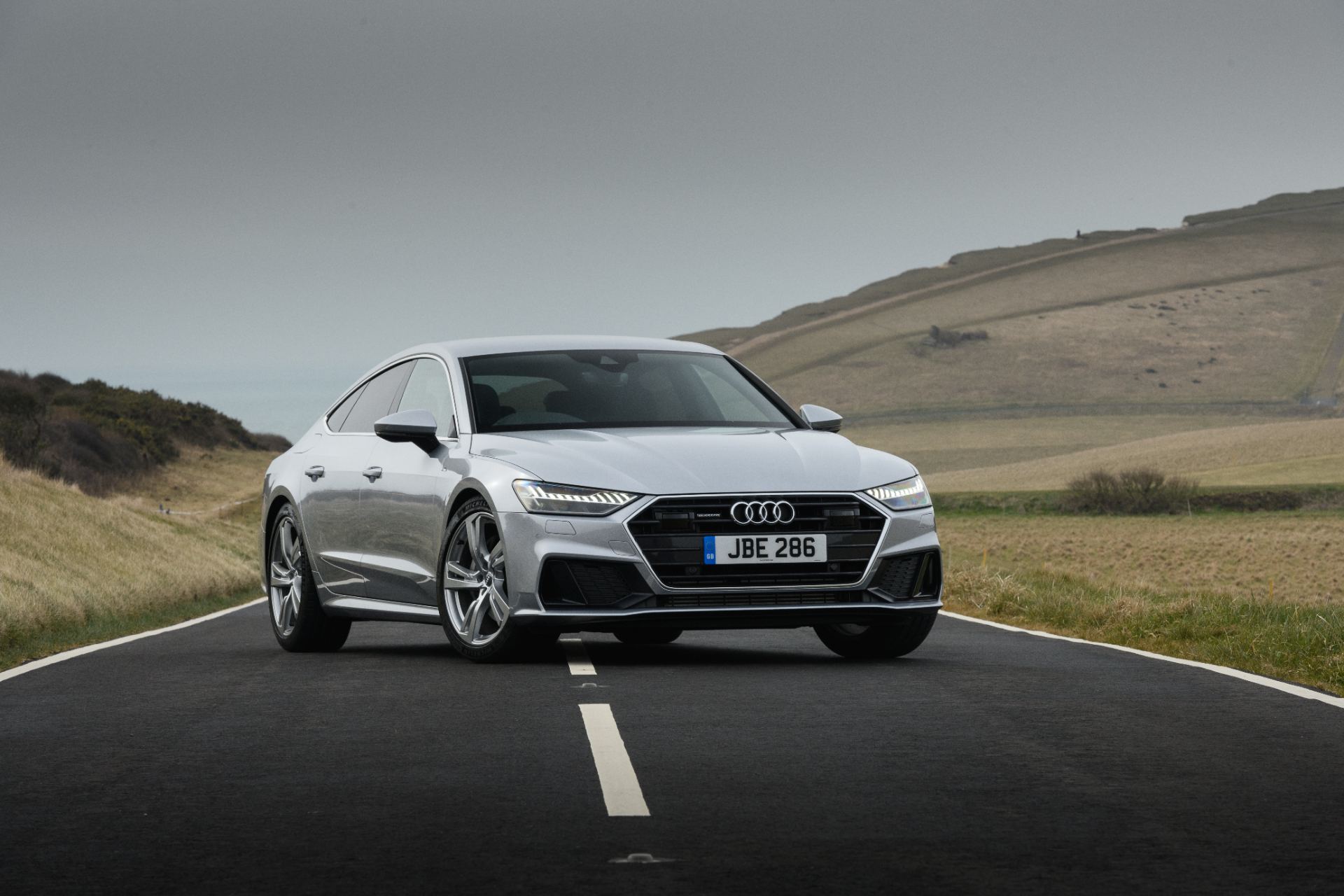 2025 audi a7 sportback front three quarter downs road silver