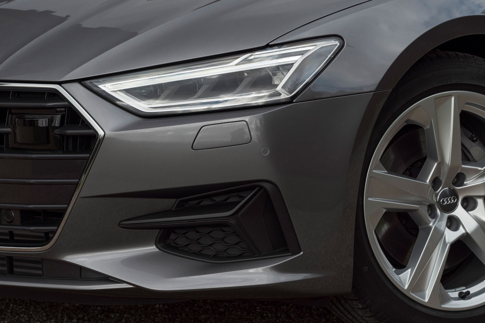 2025 audi a7 sportback headlight grey