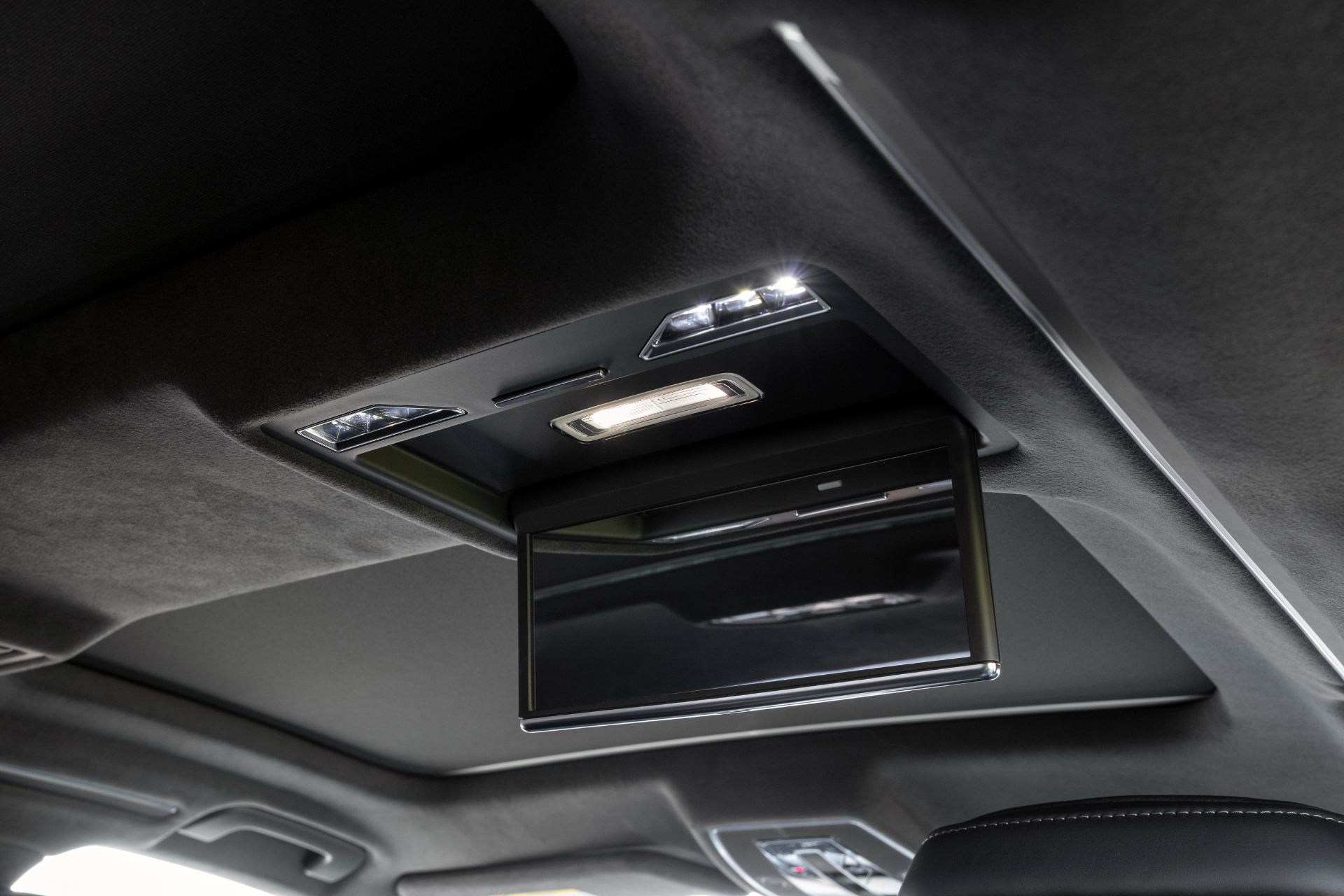2025 audi a8 interior rear roof light
