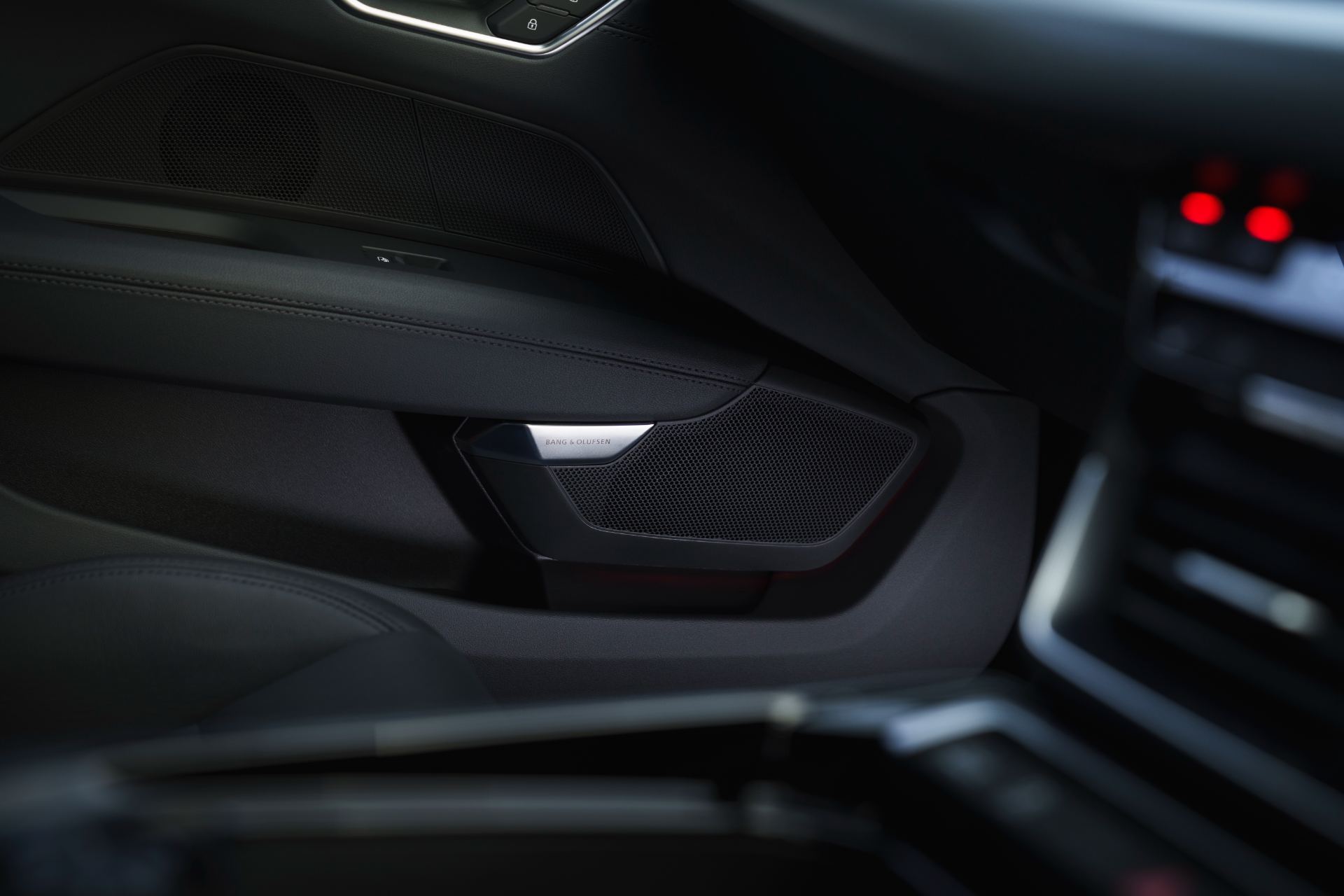2026 audi e tron gt quattro interior bang olufsen speaker