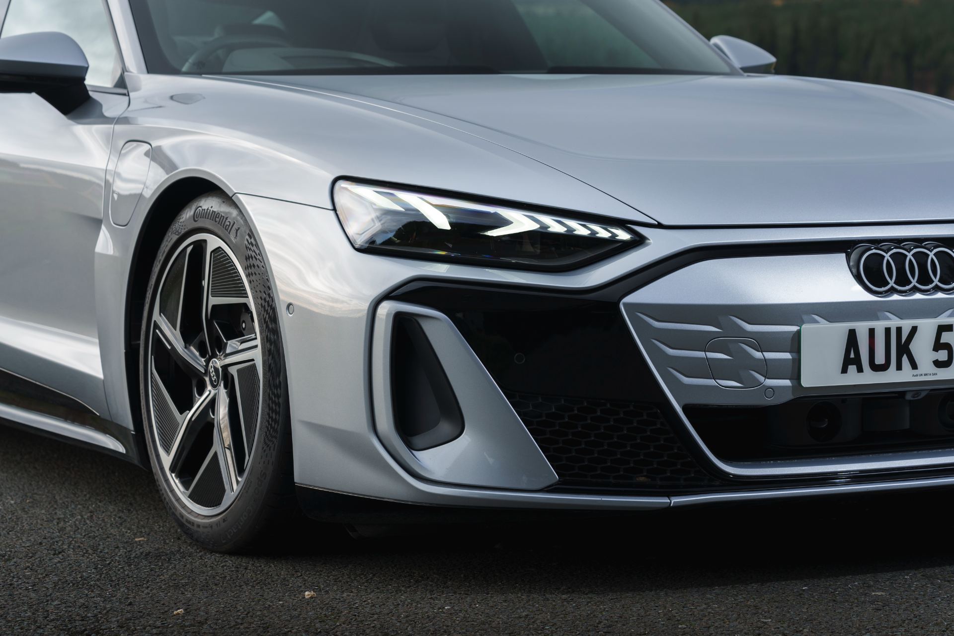 2026 audi e tron gt quattro front grille headlight silver