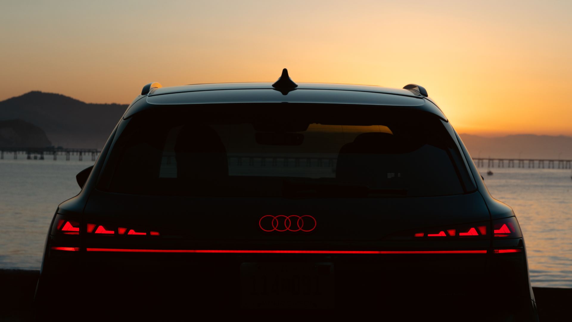 2026 audi q3 rear light signature sunset