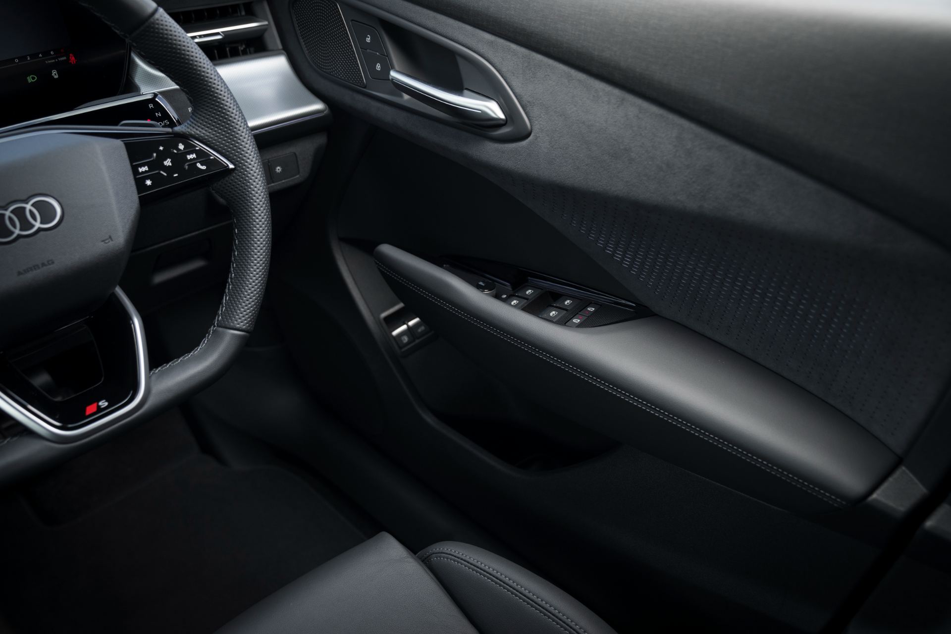 2026 audi q3 e hybrid interior door trim