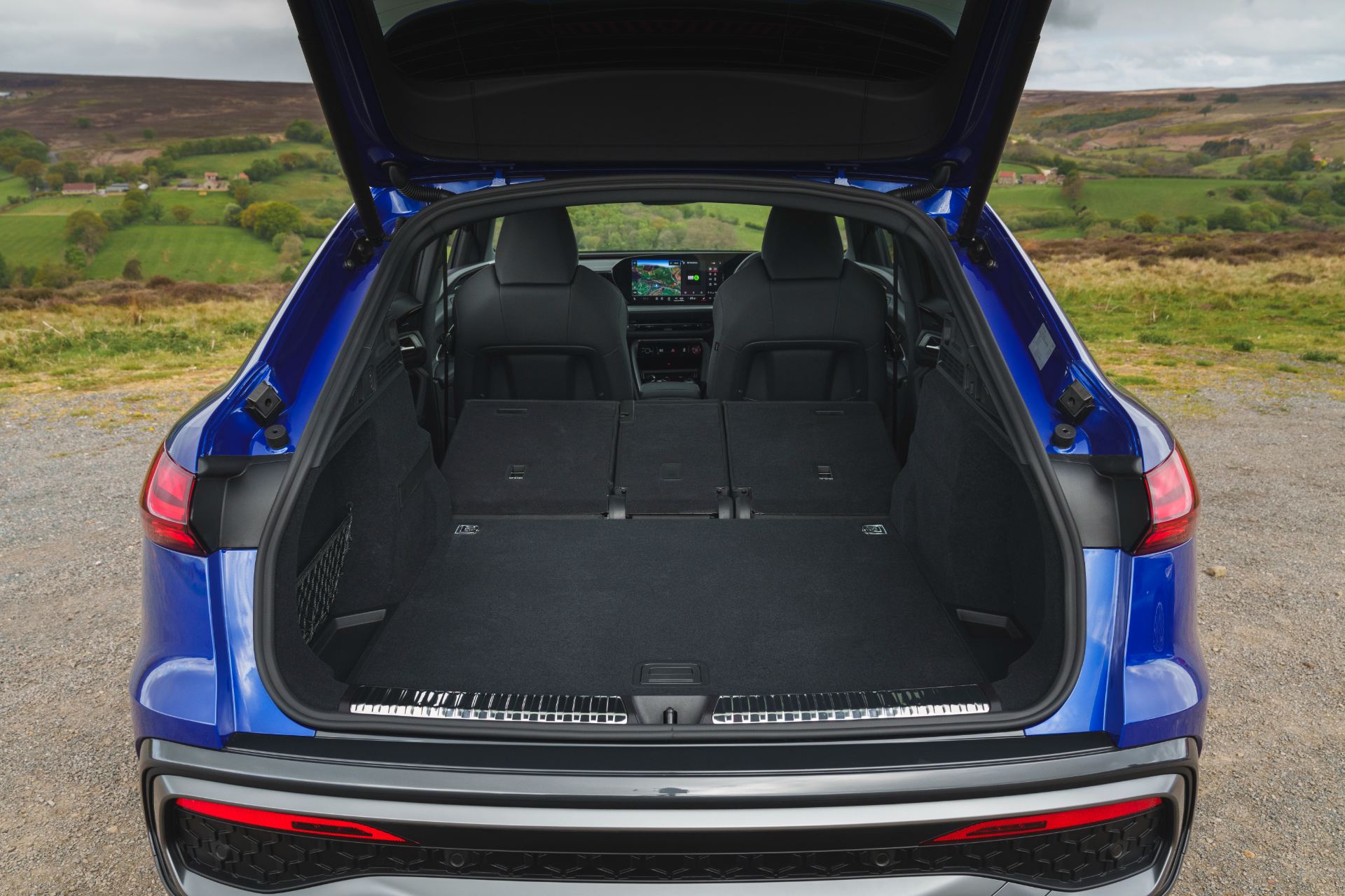 2026 audi q5 sportback e hybrid cargo space seats folded