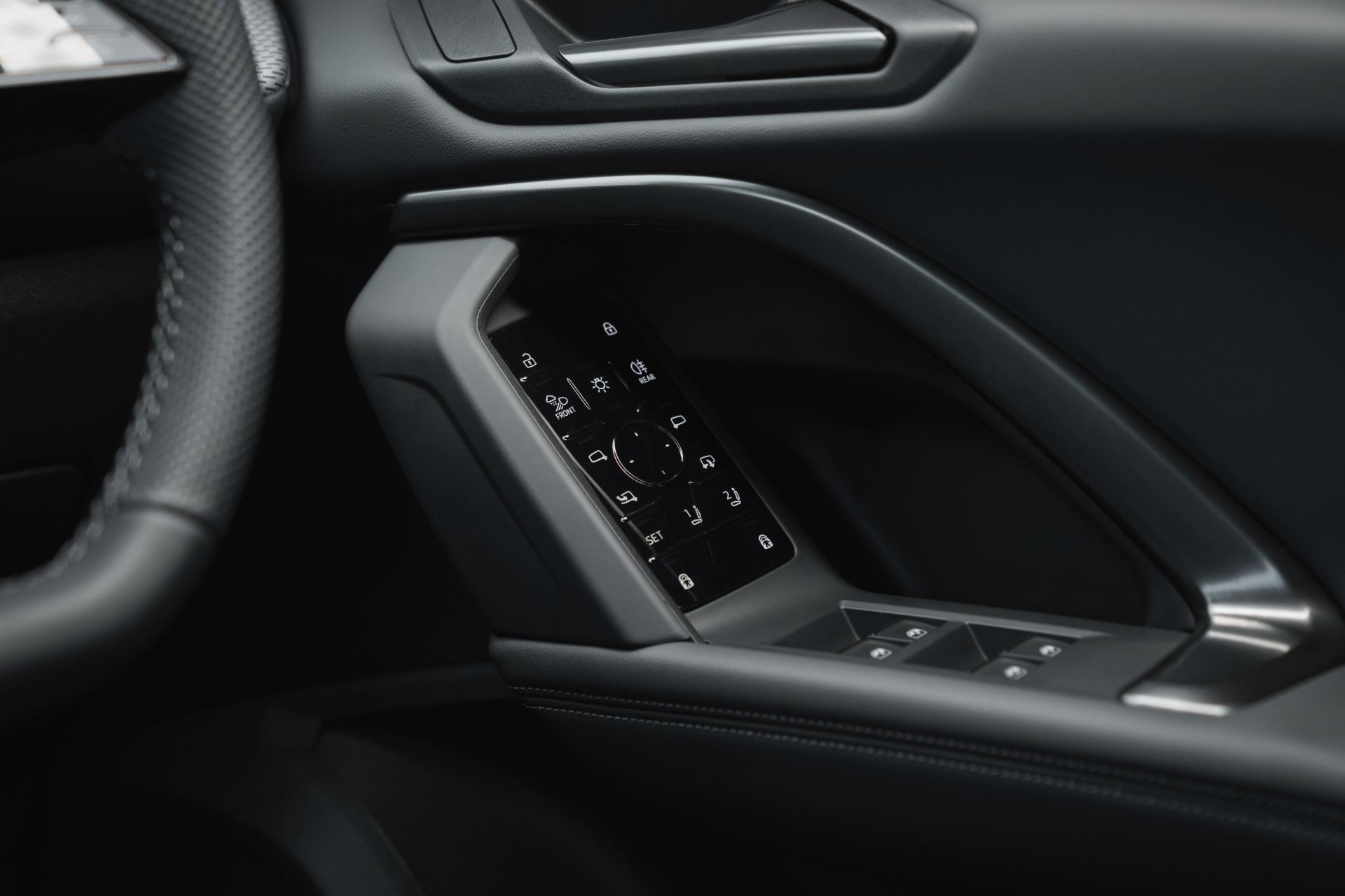 2026 audi q5 sportback e hybrid interior door panel controls