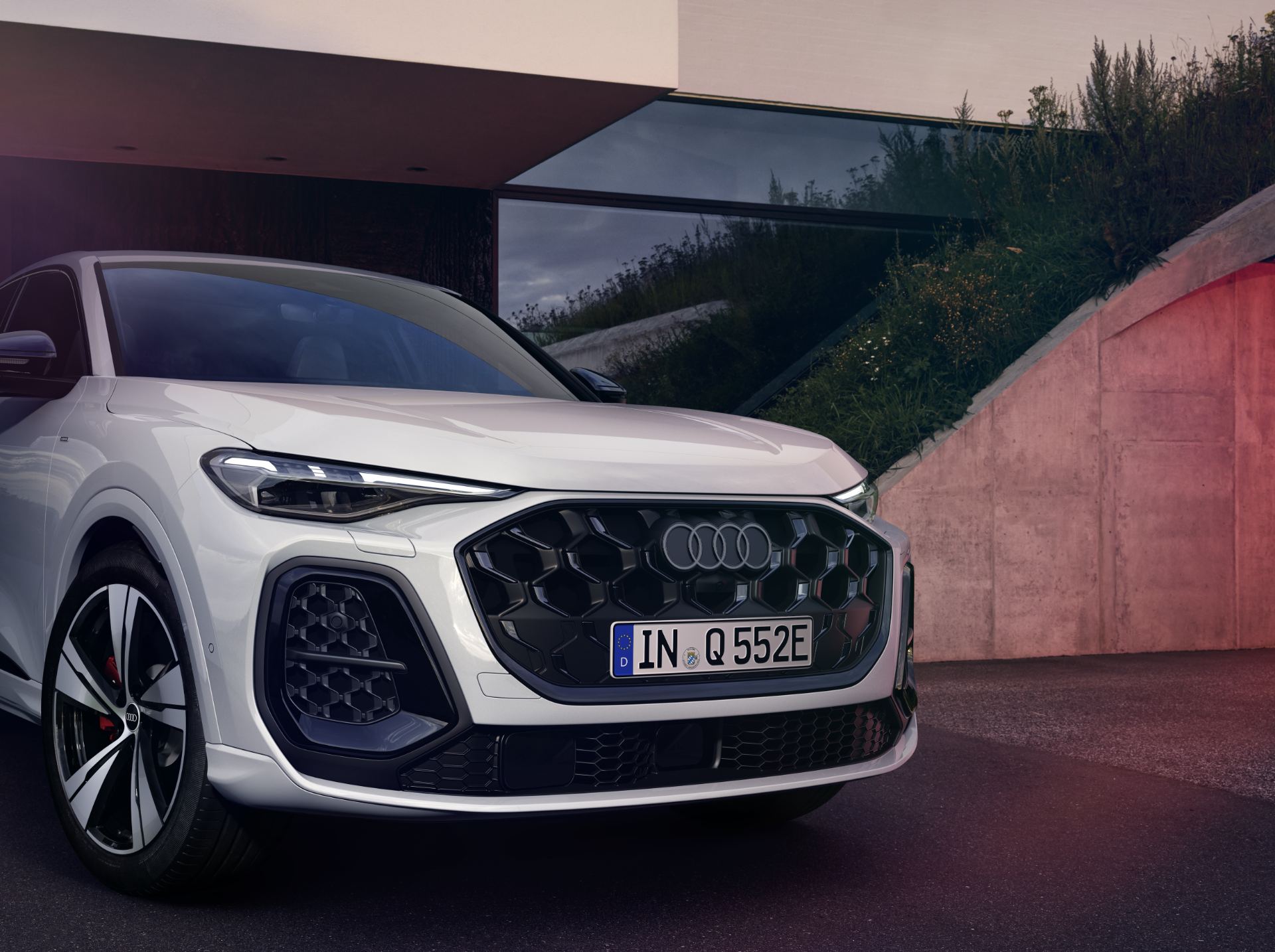 2026 audi q5 sportback e hybrid front grille white