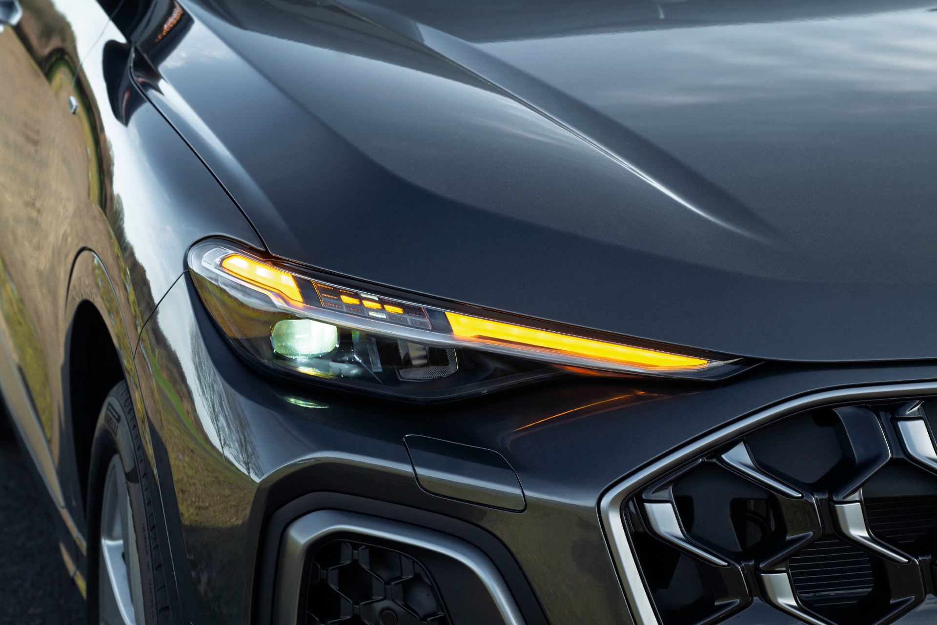 2026 audi q5 suv e hybrid headlight grey