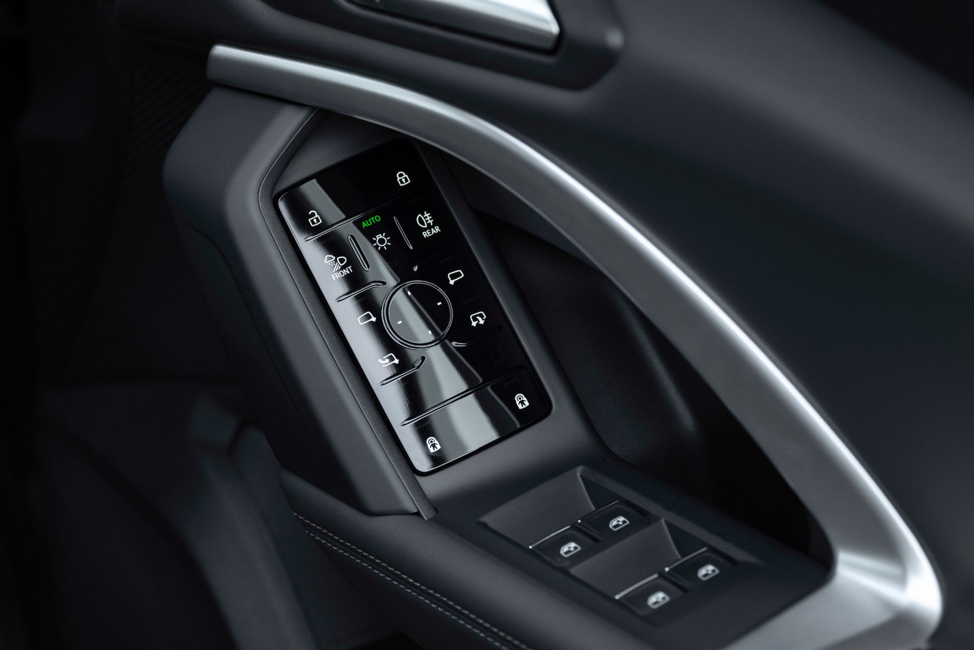 2026 audi q5 suv e hybrid interior door panel controls