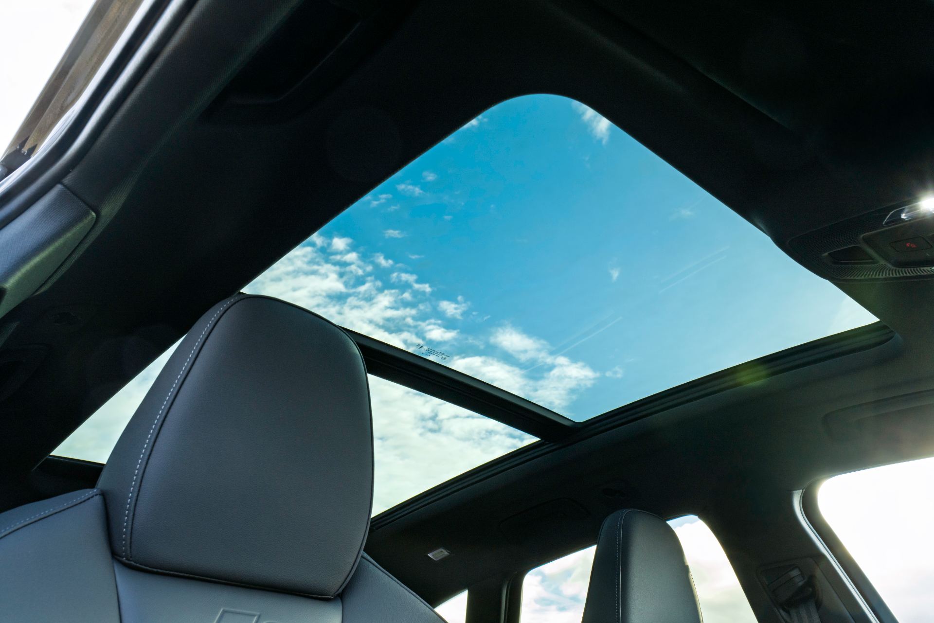 2026 audi q5 suv e hybrid panoramic roof
