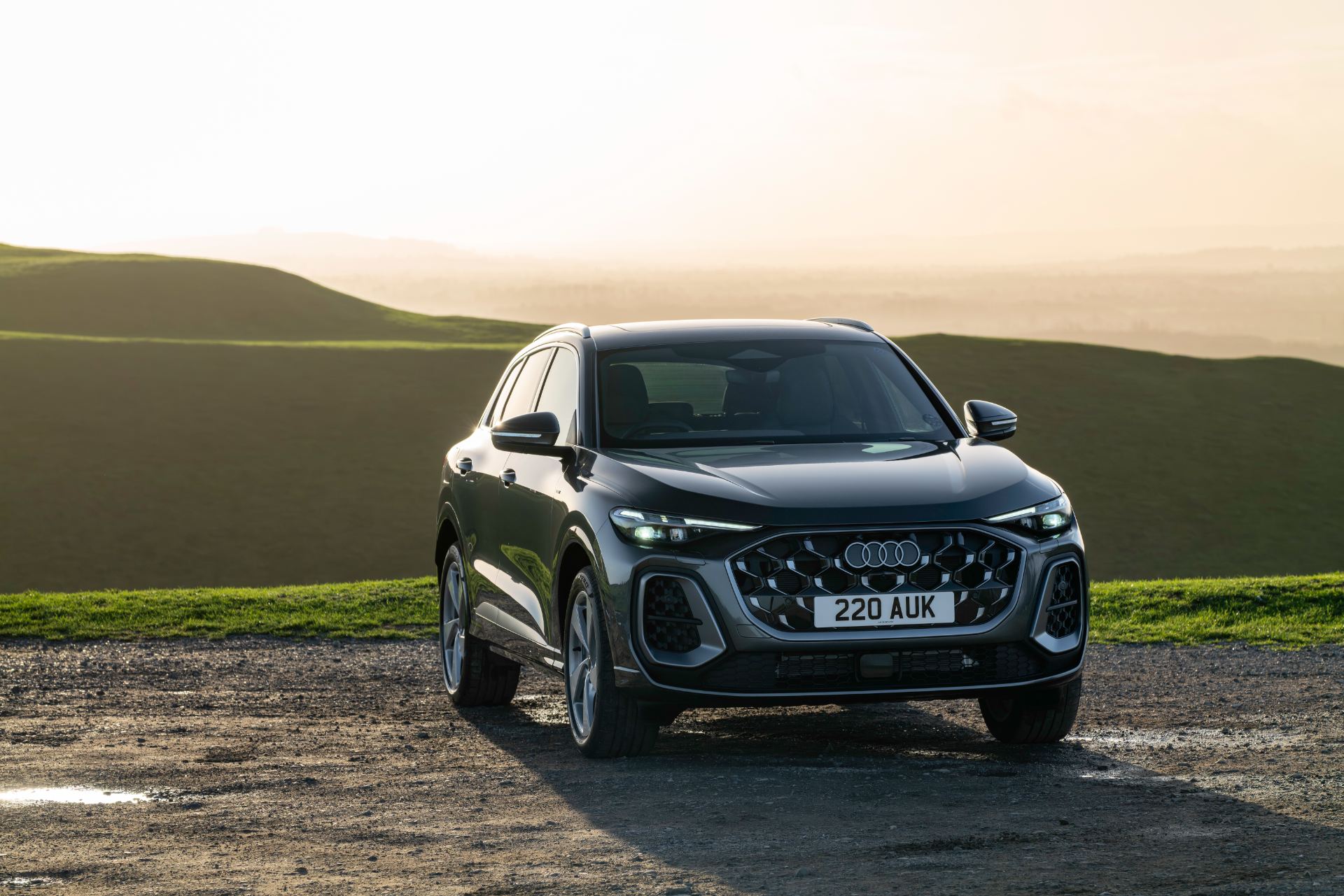 2026 audi q5 suv e hybrid front grey