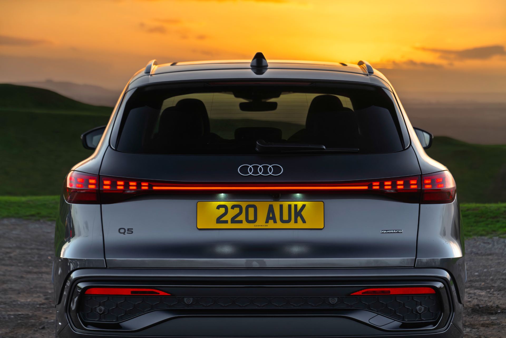 2026 audi q5 suv e hybrid rear light signature sunset