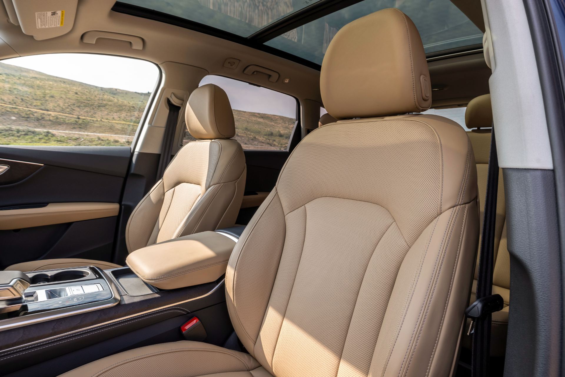 2026 audi q7 interior seats panoramic roof tan leather